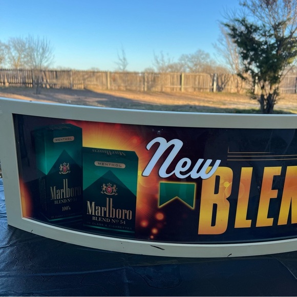 PLASTIC CURVED MARLBORO BLEND SIGN MOUNTED ON FRAME 33" X 10" - Picture 2 of 5